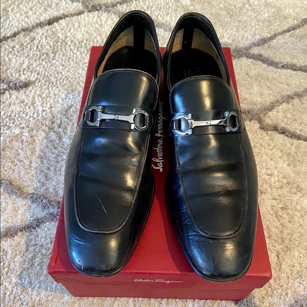 FERRAGAMO BENFORD GANCINI LEATHER LOAFERS